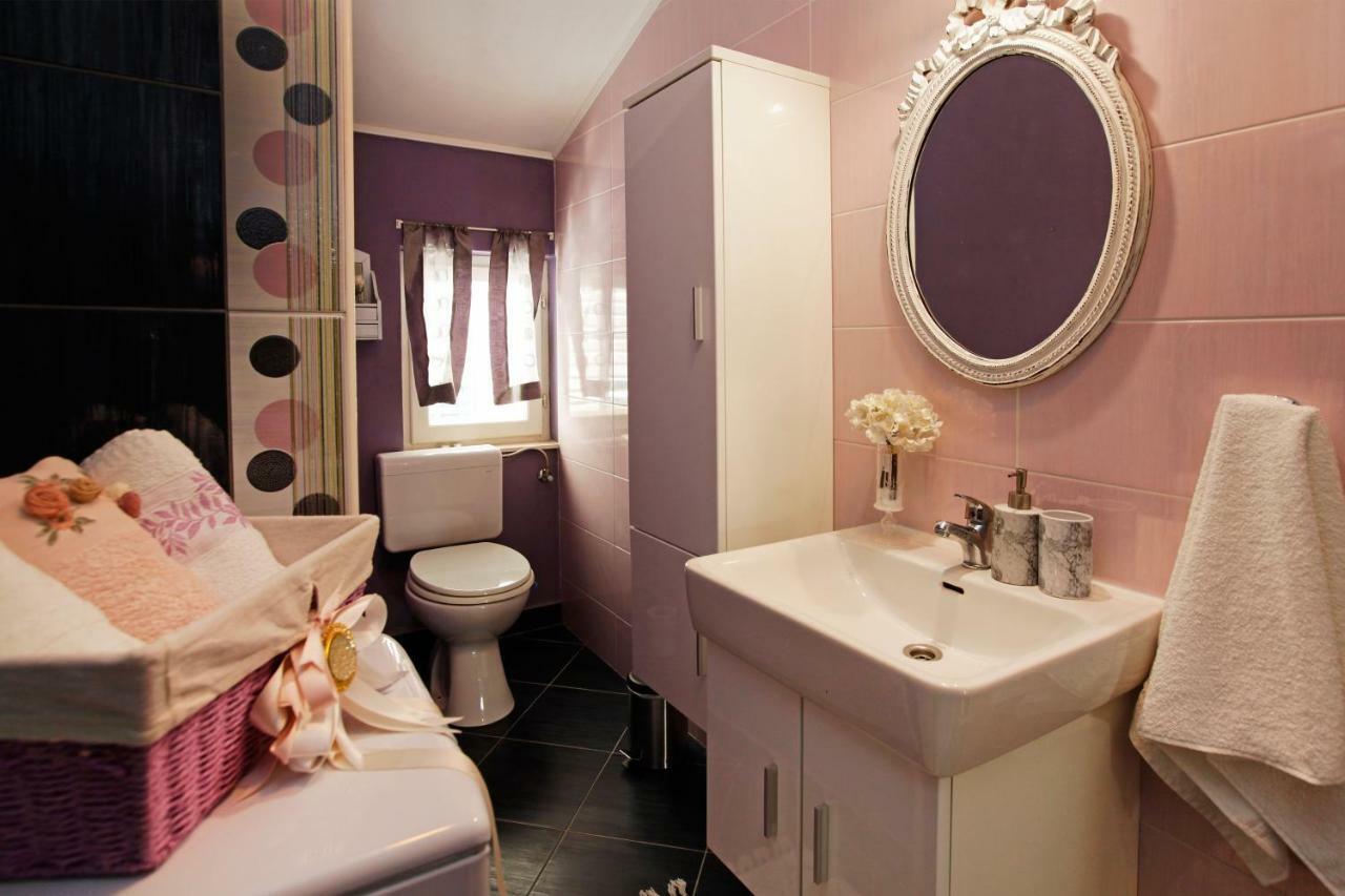 Apartment Ambroz Vela Luka Luaran gambar