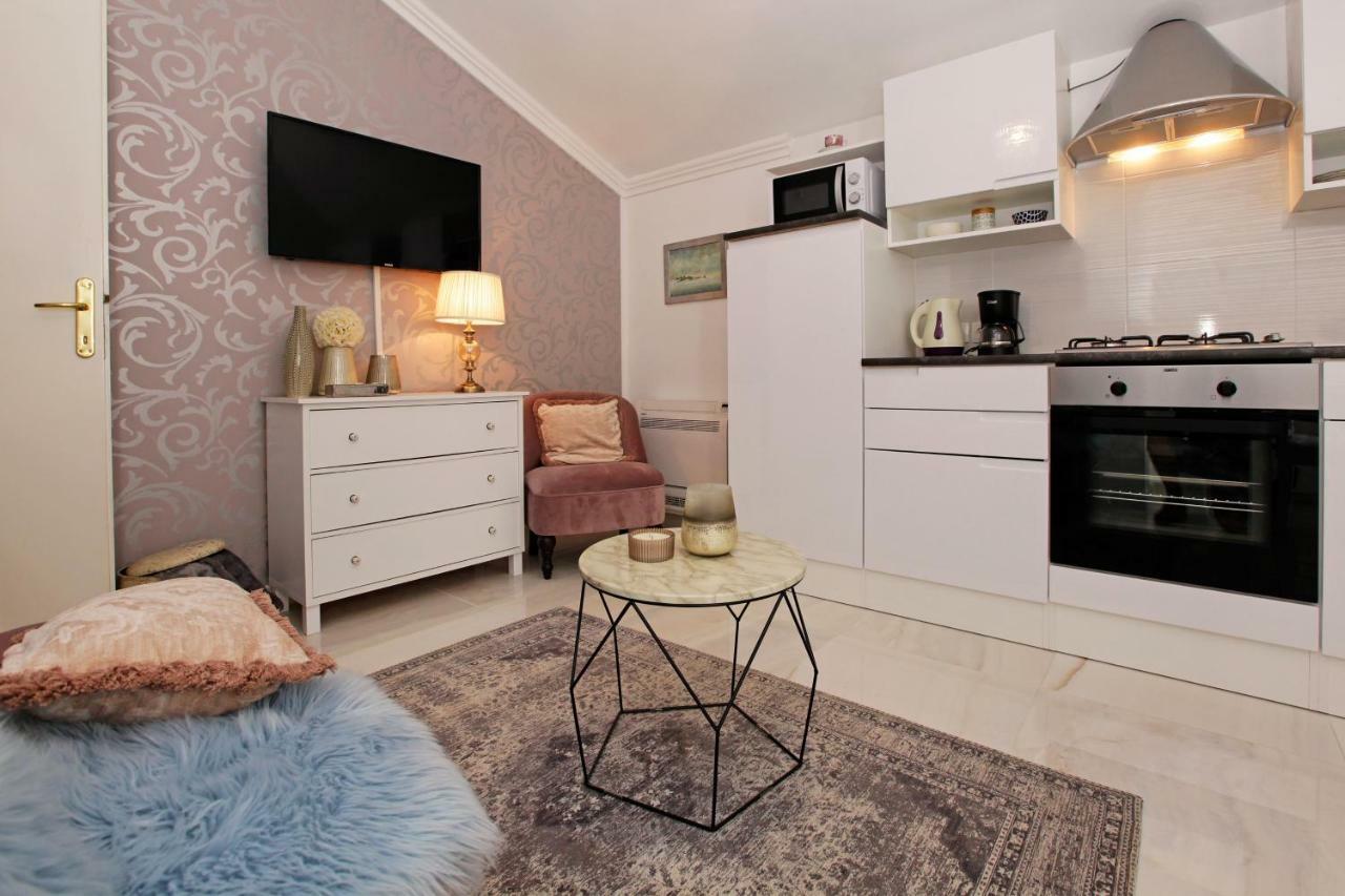 Apartment Ambroz Vela Luka Luaran gambar