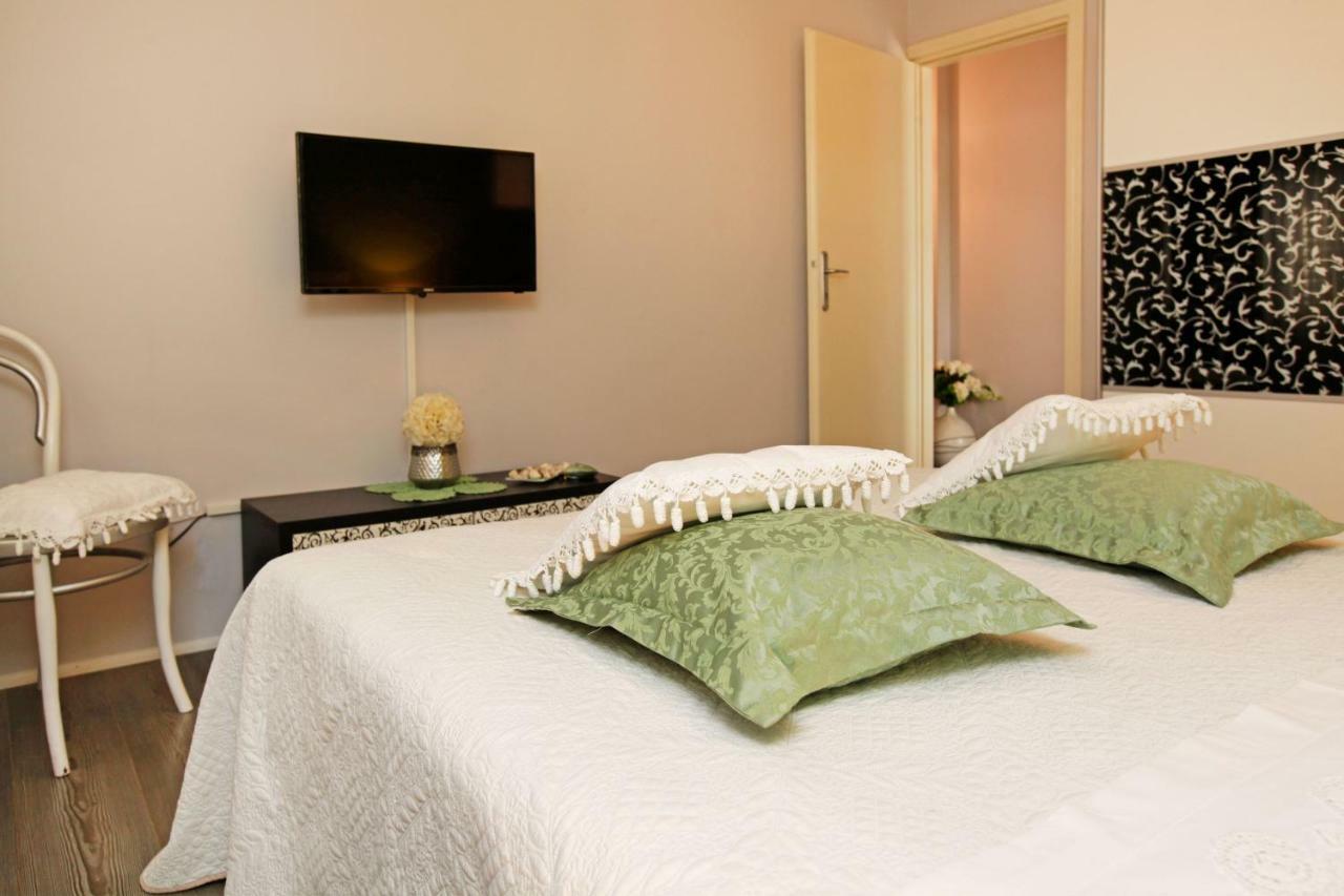 Apartment Ambroz Vela Luka Luaran gambar