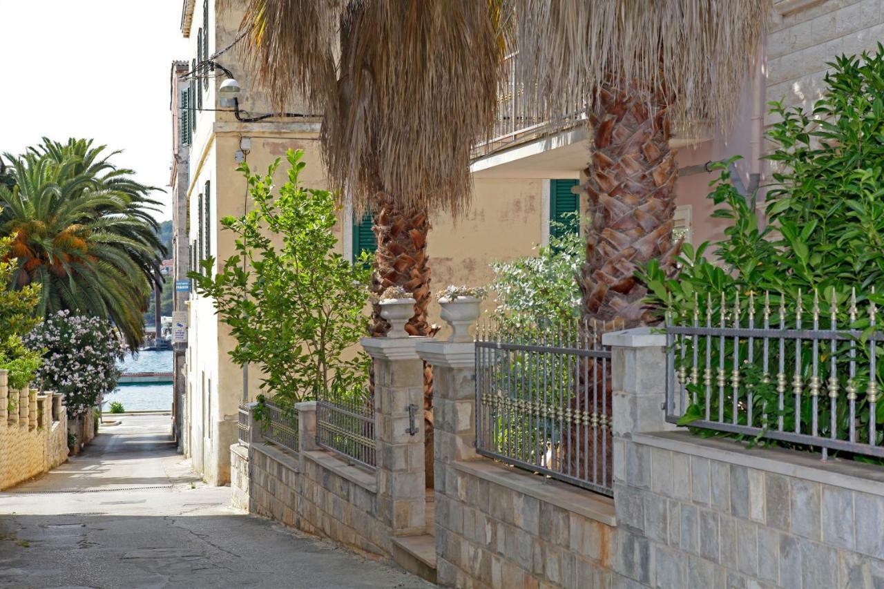 Apartment Ambroz Vela Luka Luaran gambar